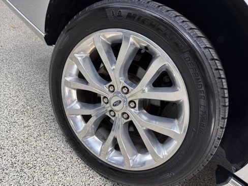 Used 2018 Ford Expedition Platinum image 95