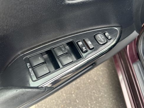 Used 2017 Toyota Avalon XLE w/ Carpet Mat Package FWD image 9