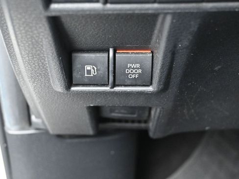 Certified 2024 Toyota Sienna XSE w/ XSE Premium Package image 18