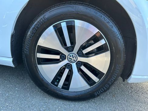 Used 2015 Volkswagen e-Golf SEL Premium image 62