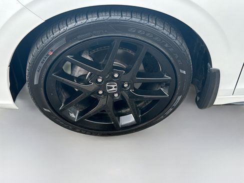 Used 2023 Honda Civic Sport image 11