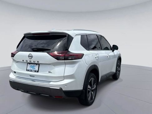 Used 2024 Nissan Rogue SL w/ SL Premium Package FWD image 4