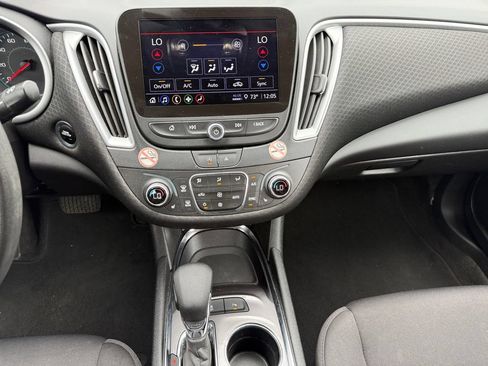 Used 2024 Chevrolet Malibu LT FWD image 11