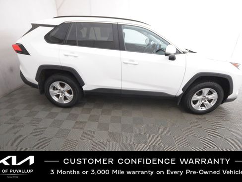Used 2021 Toyota RAV4 XLE image 4