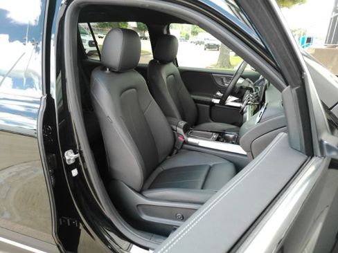 Used 2024 Mercedes-Benz GLB 250 w/ Driver Assistance Package image 24