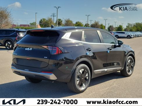 New 2026 Kia Sportage LX FWD image 6