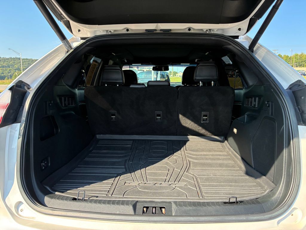 Used 2019 Ford Edge ST w/ Equipment Group 401A AWD/4WD image 4