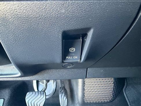 Used 2023 Nissan Ariya FWD image 33