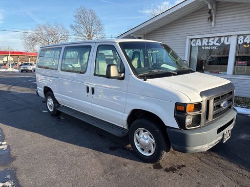 Used 2011 Ford E-150 and Econoline 150 Wagon w/ PWR Windows & Locks Group image 1