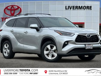 Used 2021 Toyota Highlander LE