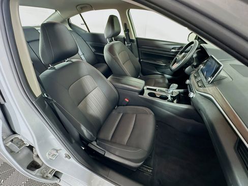 Used 2024 Nissan Altima 2.5 SV image 28