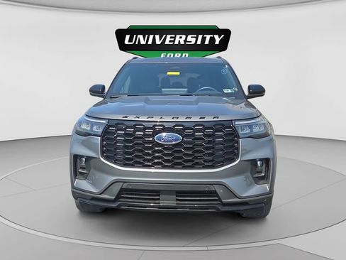 Used 2025 Ford Explorer ST-Line w/ ST-Line Street Pack AWD/4WD image 8