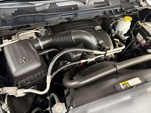 Used 2019 RAM 1500 Classic SLT w/ SLT Plus D￩cor Group AWD/4WD image 37