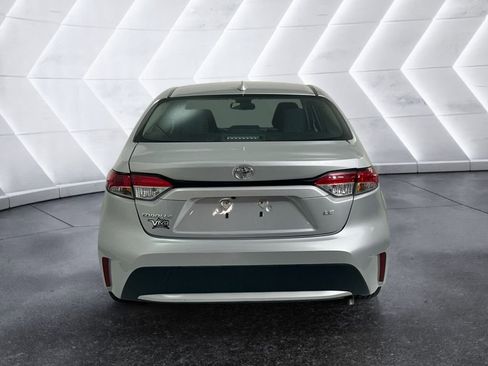 Used 2022 Toyota Corolla LE image 5
