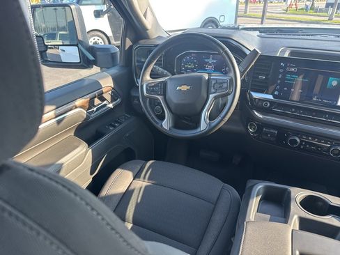 Used 2024 Chevrolet Silverado 3500 LT w/ Convenience Package image 15