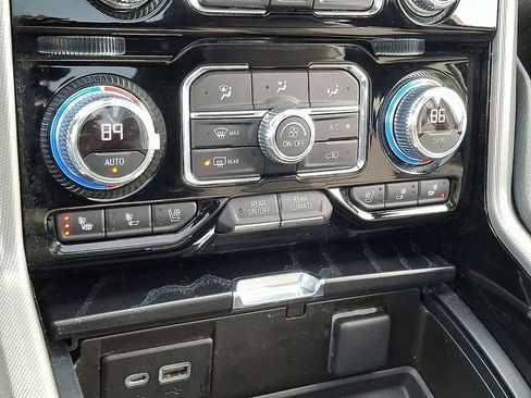 Used 2022 GMC Yukon Denali image 20