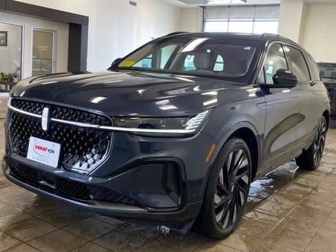 Used 2024 Lincoln Nautilus Black Label w/ Jet Appearance Package (87T) image 4