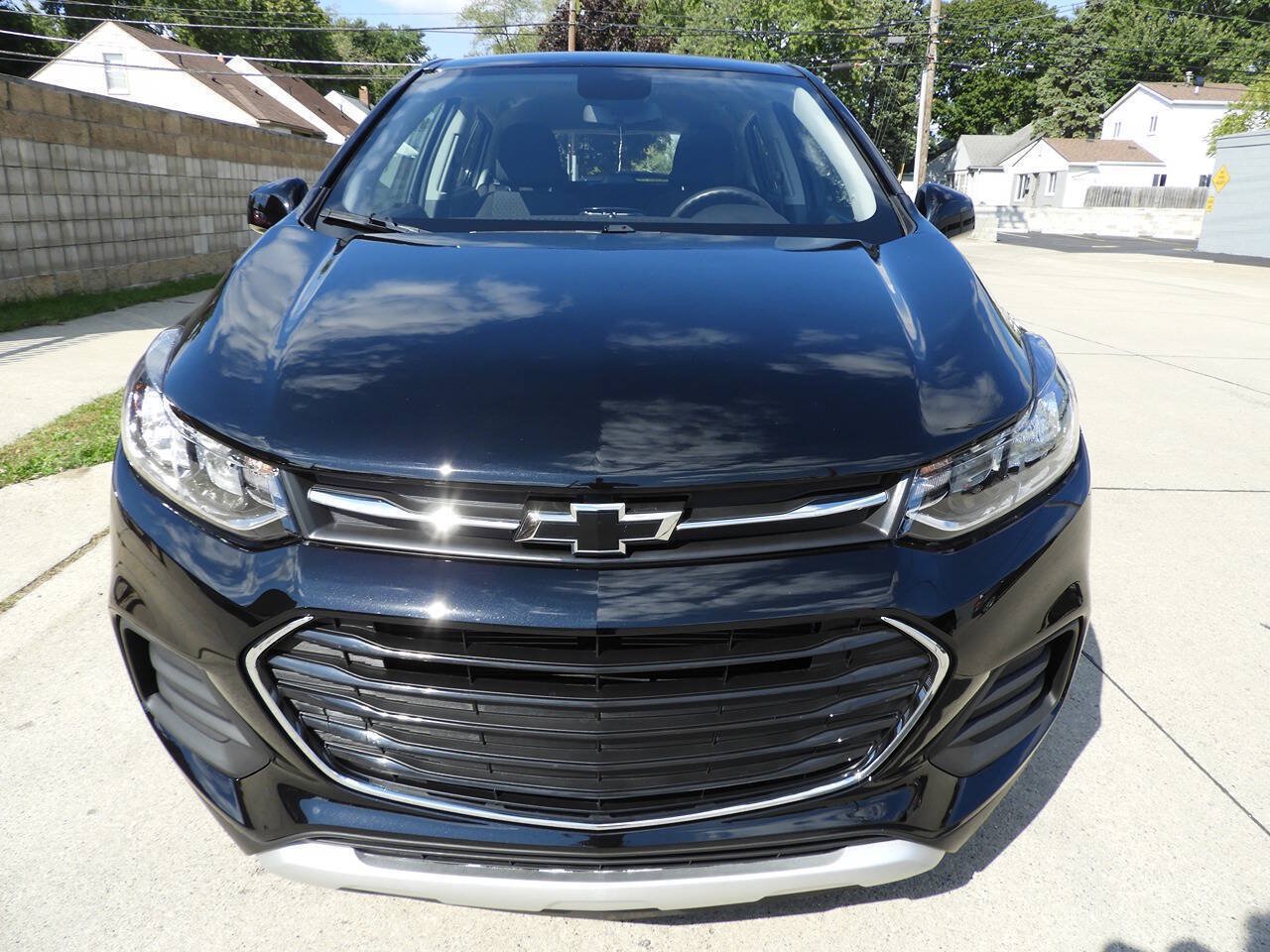 Used 2019 Chevrolet Trax LS FWD image 3