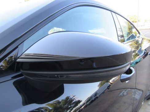 Used 2023 Audi e-tron GT Premium Plus w/ Performance Package image 18