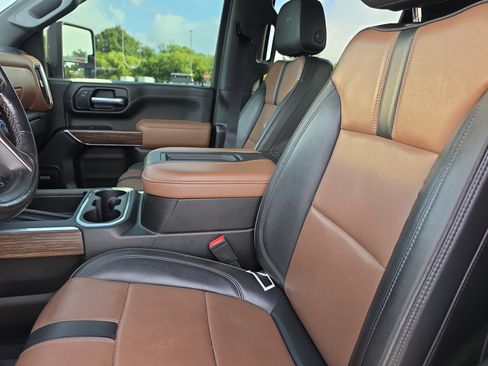 Used 2021 Chevrolet Silverado 3500 High Country AWD/4WD image 14