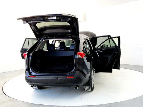 Certified 2020 Toyota RAV4 XLE Premium image 11