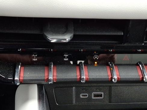 Used 2024 GMC Canyon AT4X image 27