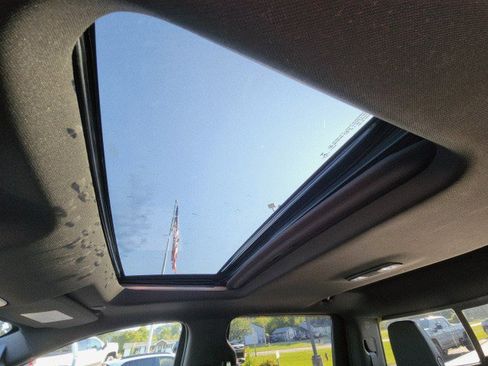 Used 2021 Chevrolet Silverado 1500 High Country w/ Technology Package image 34