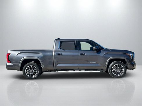 Used 2023 Toyota Tundra Limited image 4