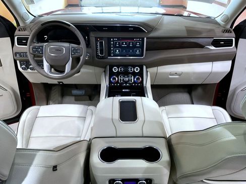 Certified 2024 GMC Yukon XL Denali w/ Denali Reserve Package image 12