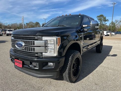 Used 2018 Ford F350 Platinum w/ Platinum Ultimate Package image 3