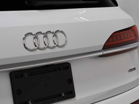Used 2023 Audi Q7 3.0T Premium Plus w/ Premium Plus Package AWD/4WD image 8