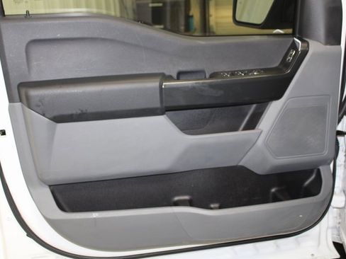 Used 2022 Ford F150 XL w/ Trailer Tow Package image 8