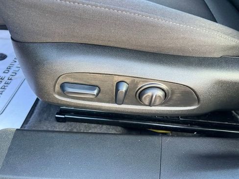 Used 2025 Chevrolet Malibu LT image 14