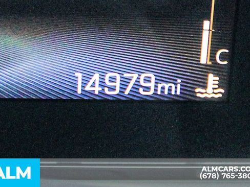 Used 2025 Chevrolet Trax LT w/ LT Convenience Package image 40