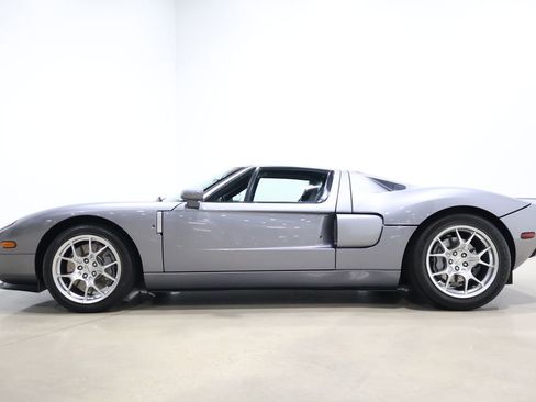 Used 2006 Ford GT image 5