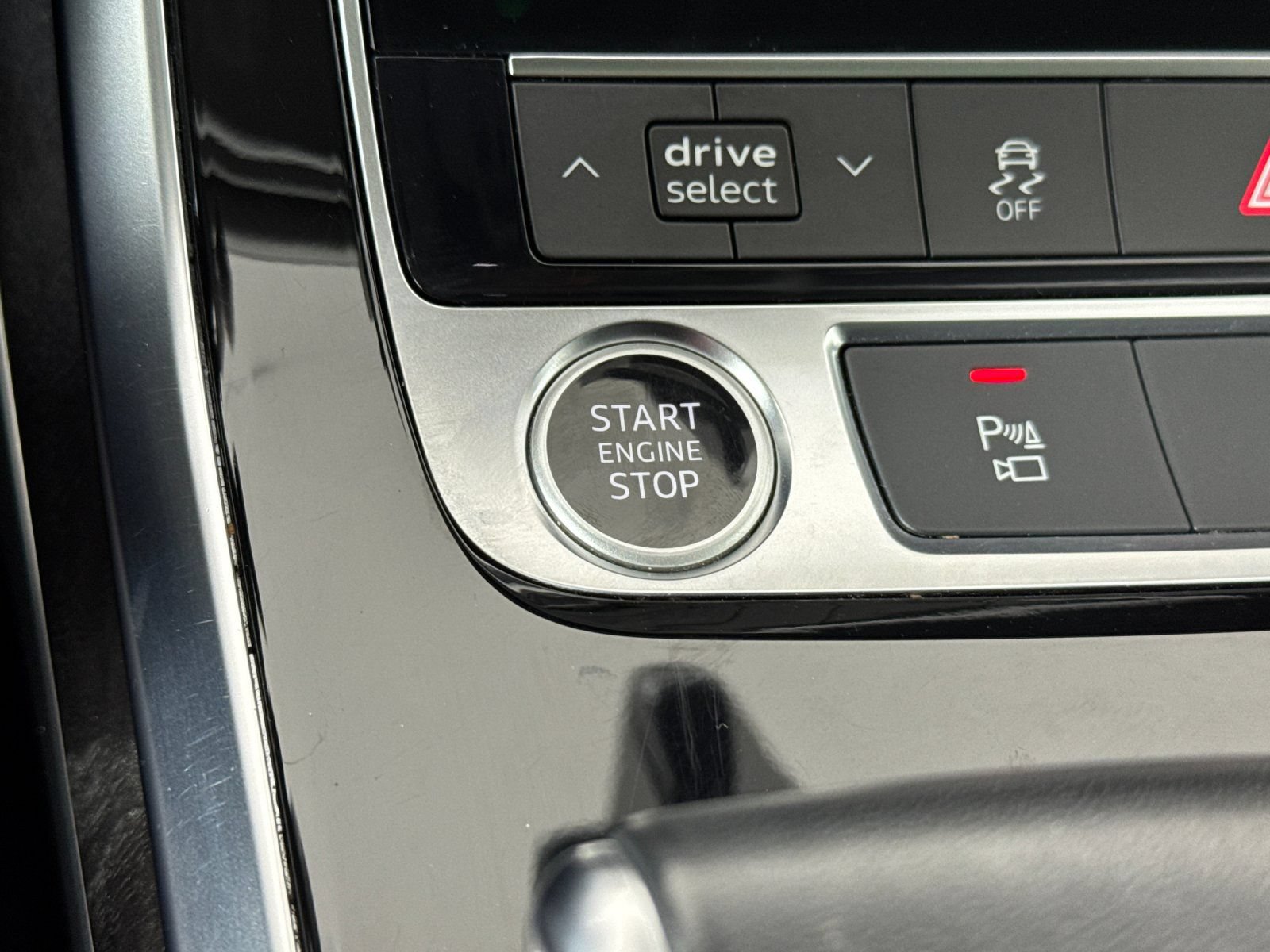 Used 2023 Audi Q7 2.0T Premium w/ Convenience Package AWD/4WD image 24