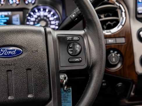 Used 2016 Ford F250 Lariat w/ Lariat Ultimate Package AWD/4WD image 40