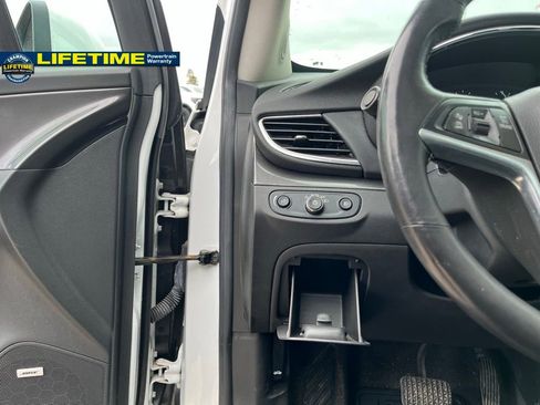 Used 2017 Buick Encore Premium image 18