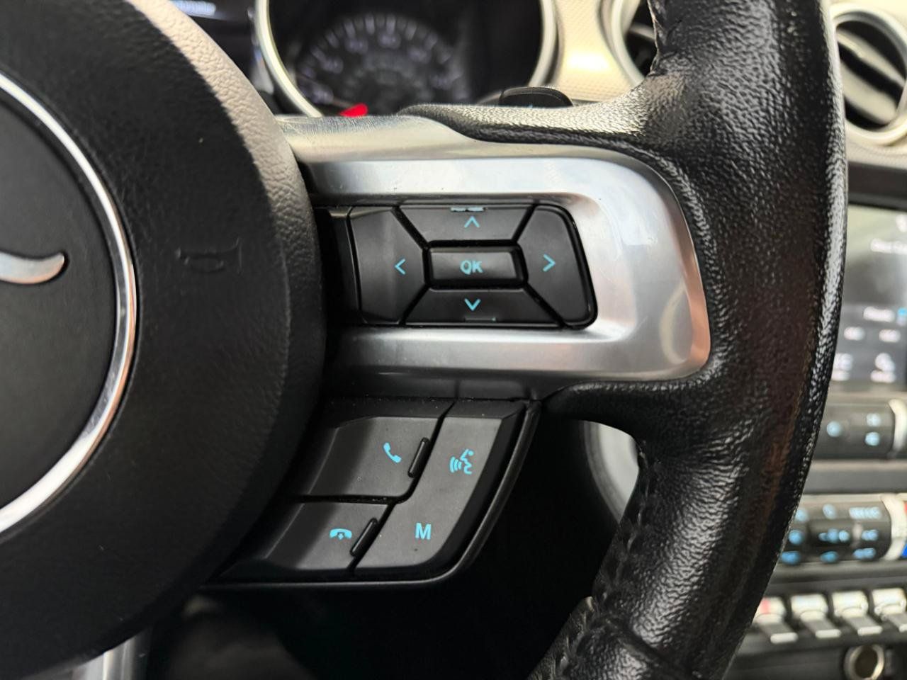 Used 2019 Ford Mustang Coupe w/ Equipment Group 101A RWD image 27