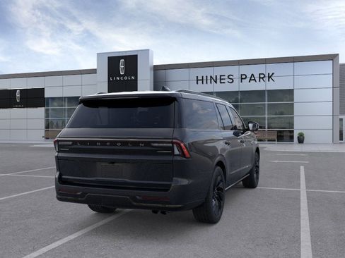 New 2026 Lincoln Navigator L Reserve AWD/4WD image 8