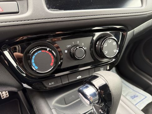 Used 2019 Honda HR-V Sport image 22