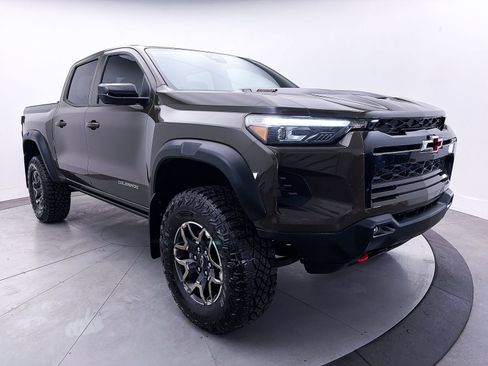 Used 2023 Chevrolet Colorado ZR2 w/ ZR2 Convenience Package III image 11