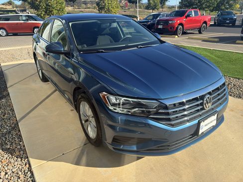 Used 2019 Volkswagen Jetta S image 3