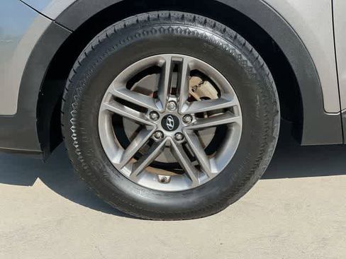 Used 2018 Hyundai Santa Fe Sport FWD image 9