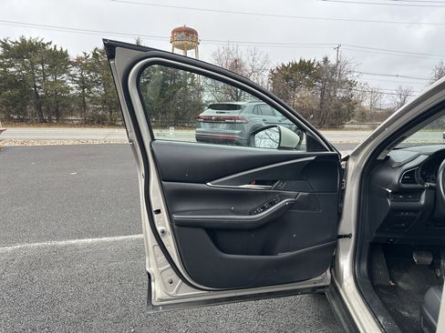 Used 2024 MAZDA CX-30 AWD 2.5 S w/ Preferred Package image 11