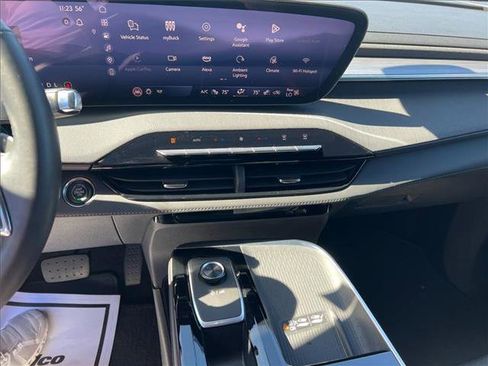 Used 2025 Buick Enclave Preferred image 17