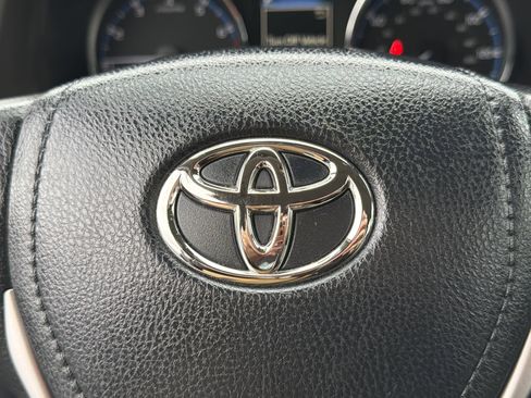 Used 2018 Toyota RAV4 Limited image 25