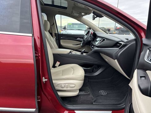 Used 2019 Buick Enclave Essence w/ LPO, Sport Appearance Package image 26