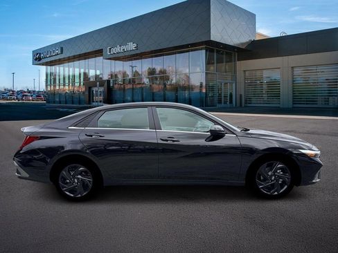 New 2026 Hyundai Elantra SEL Sport Premium FWD image 9