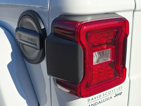 New 2026 Jeep Wrangler Unlimited Rubicon w/ Safety Group image 9